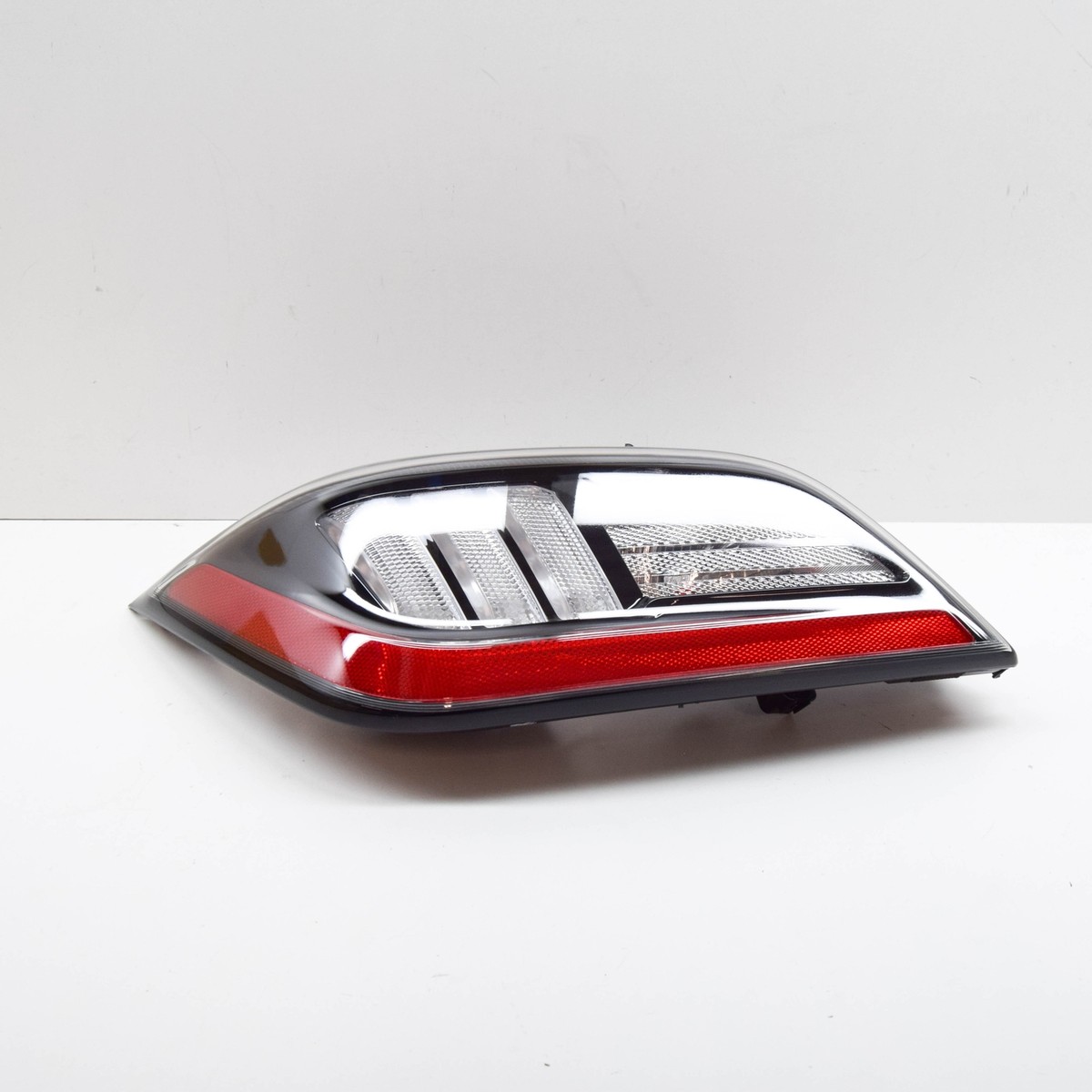 パーツ 5j4j6n HYUNDAI KONA MK1 Rear Left Side Turn Signal Lamp LHD 92405J9610