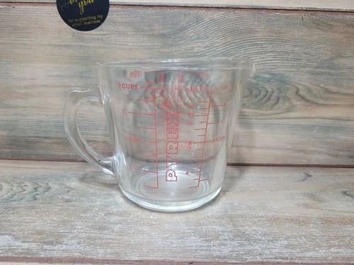Vintage Pyrex 516 Red Letter D-Handle 2 Cup 16 oz Liquid Glass Measuring Cup USA