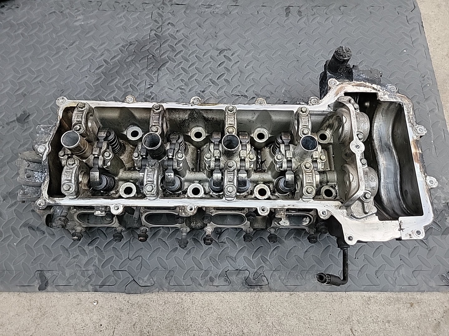 McLaren 720S Passenger Right Engine Cylinder Head 13F0553CP Oem