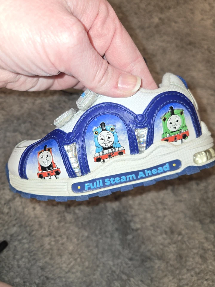 Zapatillas deportivas Thomas the Train & Friends vintage para niños pequeños blancas trenes talla 8,5 Foto 2 de 4
