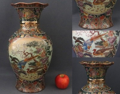 1940s/Satsuma/Japan/ceramic vase/hand painted
