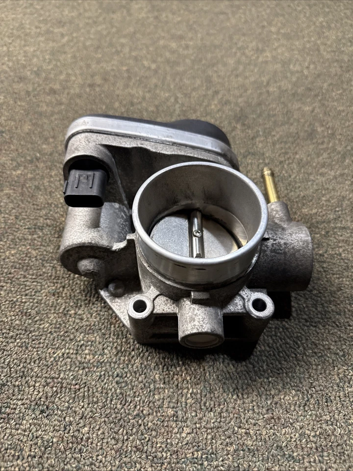 Carrocería del acelerador V6 3,0 L 6E5E-9F991-AD fabricante de equipos originales Ford Fusion Mercury Milan 06-09 Foto 3 de 4