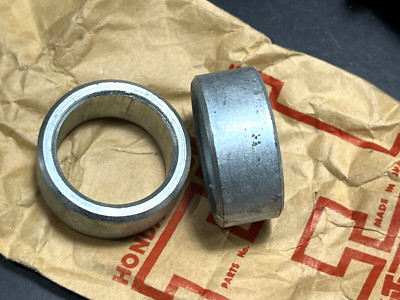 HONDA DREAM  C70 C71 CS71 C75 C76 CS76 COLLAR REAR AXLE / NOS