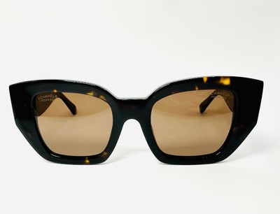Chanel CH5506 c 622/S8 Black Frame / Gray Polarized Gradient