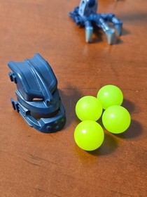 Lego Bionicle Piraka Vezok Figure Complete W/ Helmet From Lid And Spheres 8902