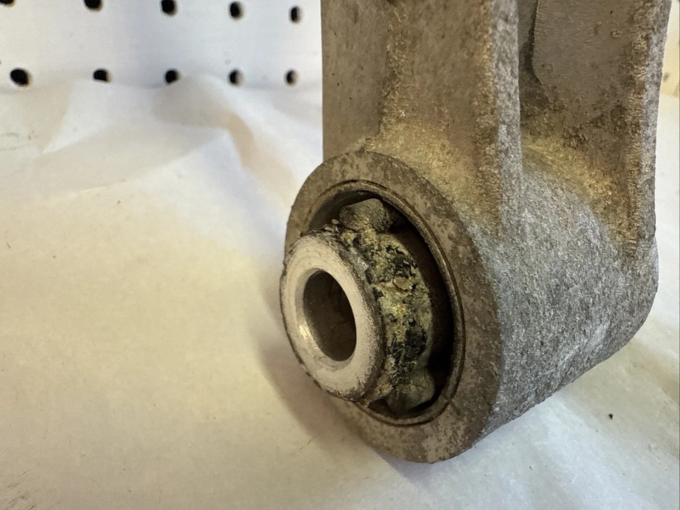 BMW E46 323ci 2000 brazos de control inferiores L&R OEM Foto 3 de 4