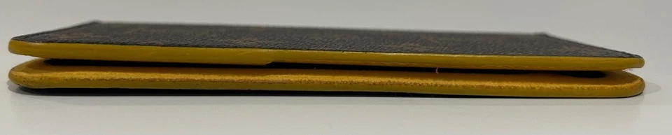 Funda folio para teléfono Louis Vuitton - lona monograma con interior amarillo Foto 3 de 4