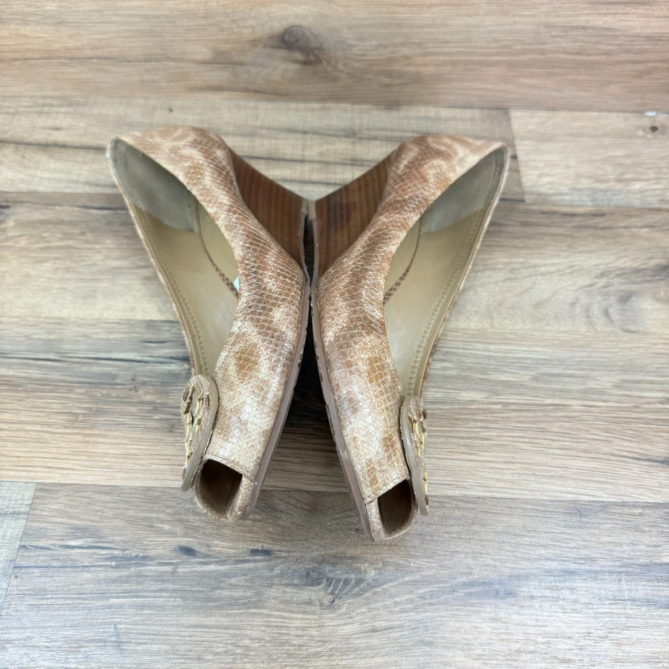 Zapatos Tory Burch para mujer 7 marrón crema cuero serpiente zapatos de tacón medallón Foto 3 de 4