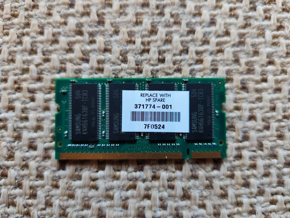 Samsung 256 MB SO-DIMM 333 MHz DDR SDRAM Memory (M470L3224FT0-CB3) - Image 2 of 4