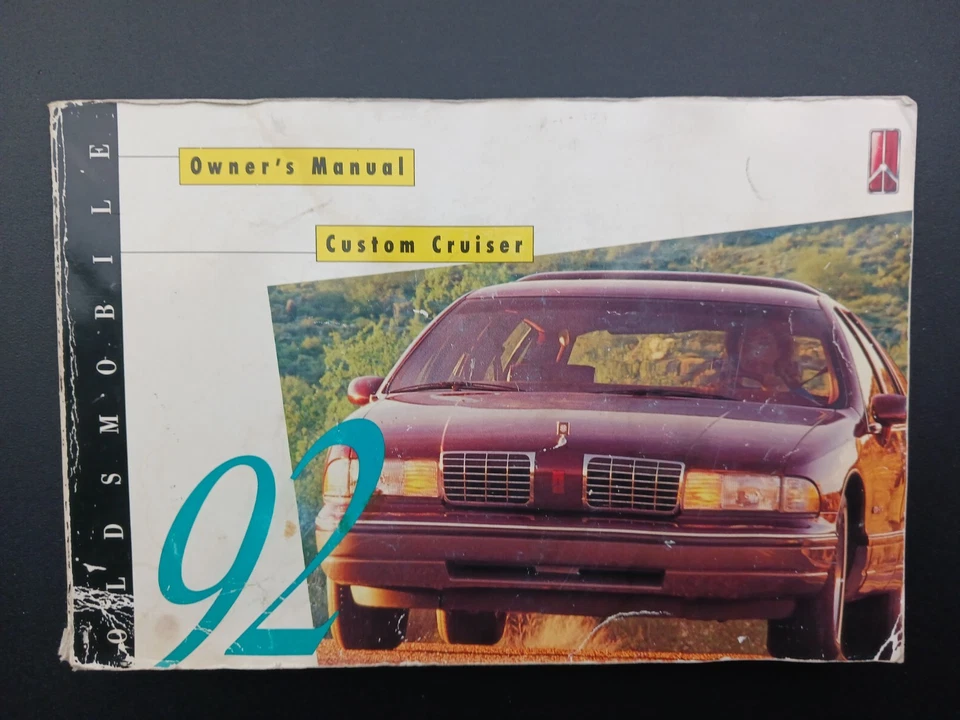 Oldsmobile Custom Cruiser 1992 guía manual del propietario con estuche OEM Foto 2 de 4