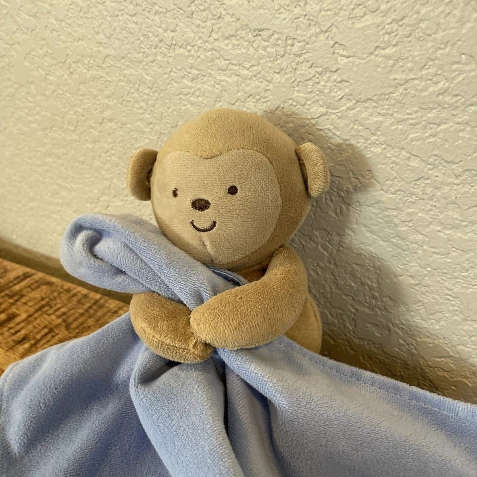 Carters Child of Mine Blue Monkey Captain Adorable Satin Lovey Rattle Blanket - Imagem 4 de 4