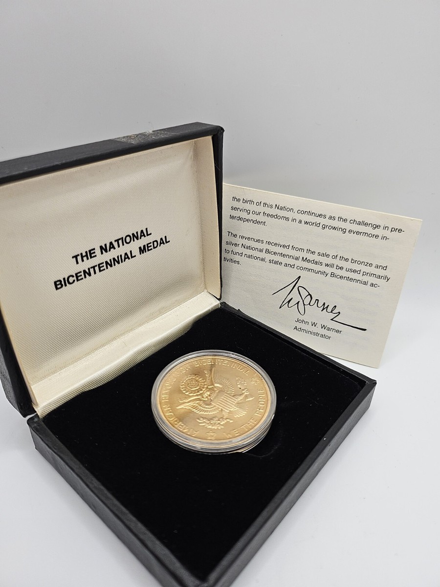 1976 US Mint American Bicentennial Gold Plated Bronze Medal 38mm
