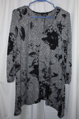 Alyx  Gray Floral Long Sleeve V-Neck Asymmetric Stretch Sweater Blouse - Size L