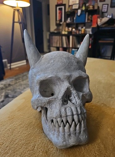 Totenkopf mit Hörnern Halloween Dämon Figur Teufel Dekor 9" beweglicher Kiefer Harz