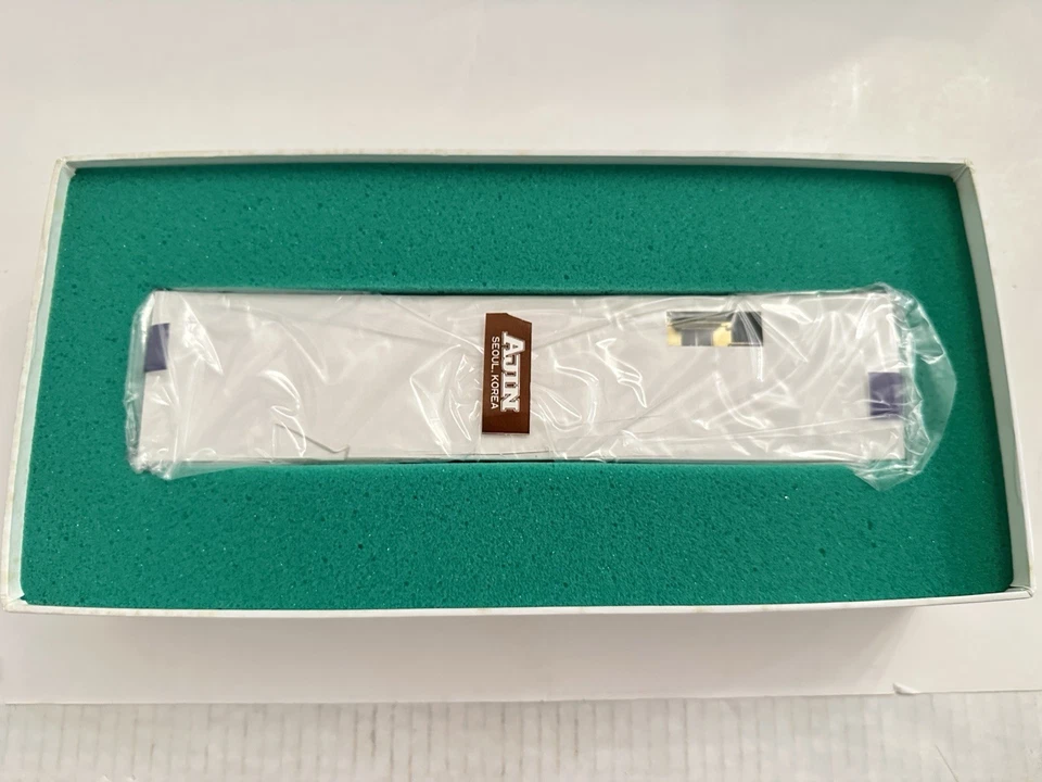 Overland Models HO Scale Brass WM SD40 Diesel Engine UNDECORATED - Image 2 of 3