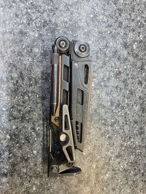 Leatherman Mut Multi-tool