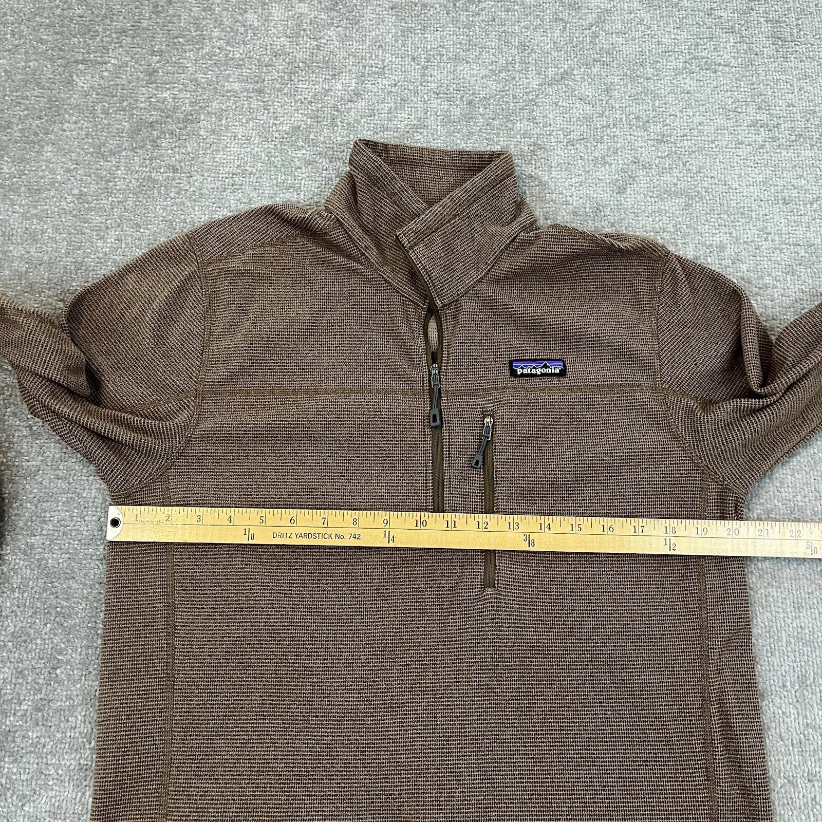 patagonia oakes 1/2 zip fleece pullover light hiking jacket