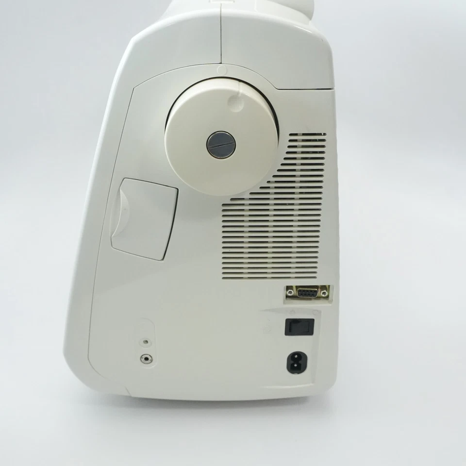 Singer Quantum 6000XL Sewing /Embroidery Machine Combo - Image 4 of 4