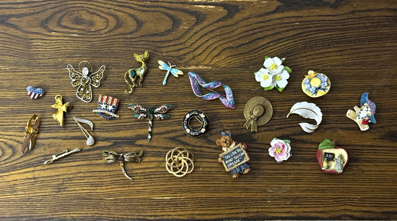 Vintage to Modern Brooch/Pin Lot 22pc READ DESCRIPTION