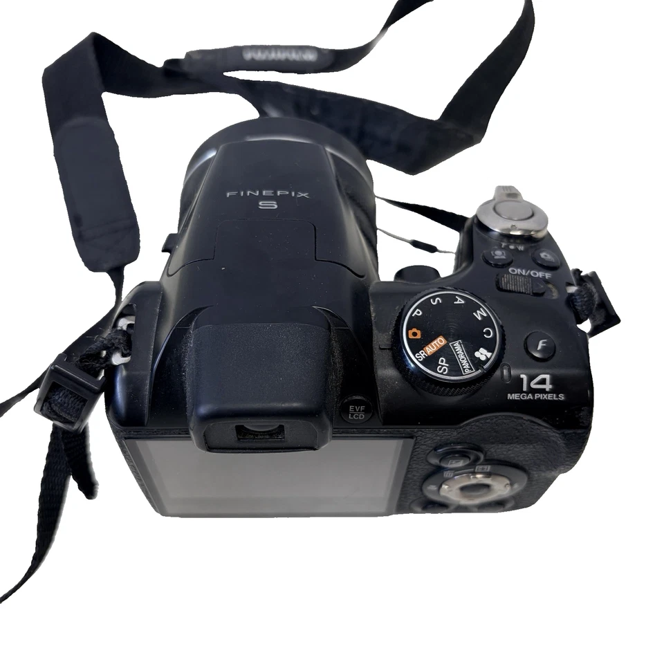 Fujifilm FinePix S4000 14MP Digital Bridge Camera 30x Zoom Black + 16GB SD Card, photo 4 of 5