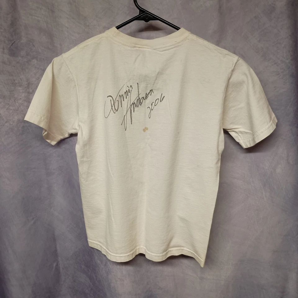 Grave Digger Vintage 2006 Signed Youth Tee Dennis Anderson - Image 4 of 4
