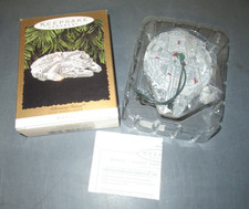 HALLMARK 1996 STAR WARS MILLENIUM FALCON LIGHTED ORNAMENT