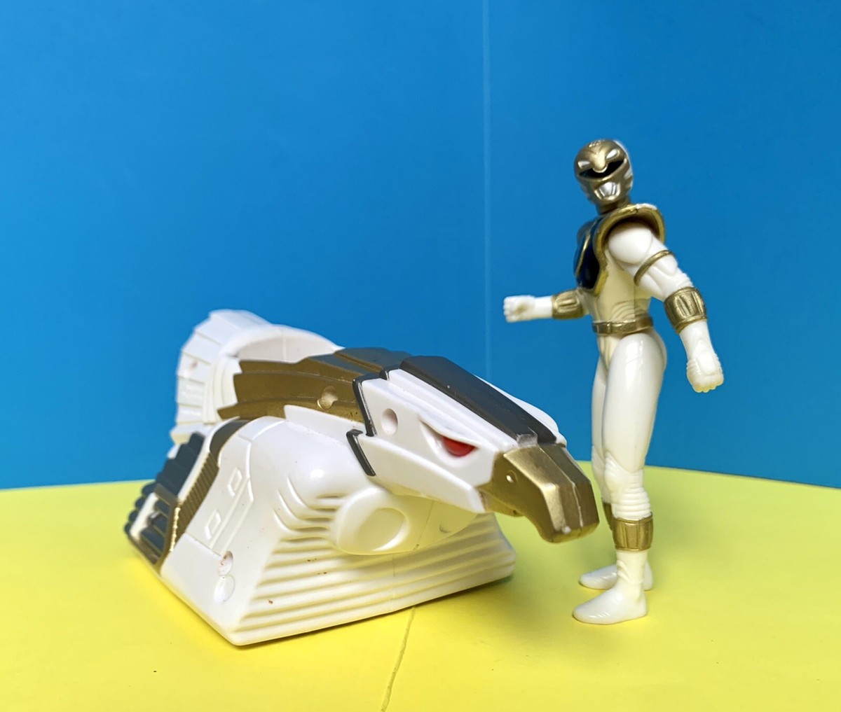 Mighty Morphin White Eagle Power Ranger & Ninjazord Ship