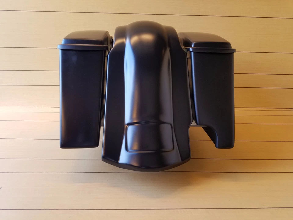 ALFORJAS HARLEY DAVIDSON 4" ESTIRADAS 2-1 Y GUARDABARROS TRASERO CON TAPAS INCLUIDAS Foto 3 de 4