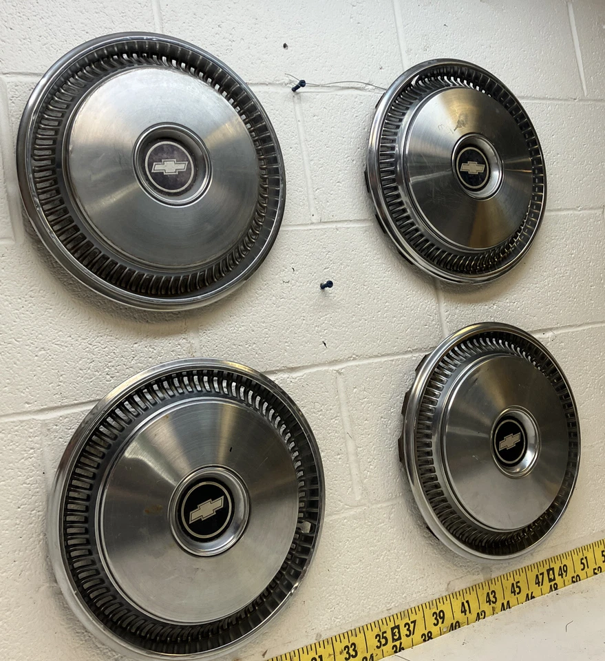 Juego de 4 tapacubos usados OEM GM de 14" Chevrolet Camaro/Chevelle 1975-1981 (5463) Foto 2 de 4