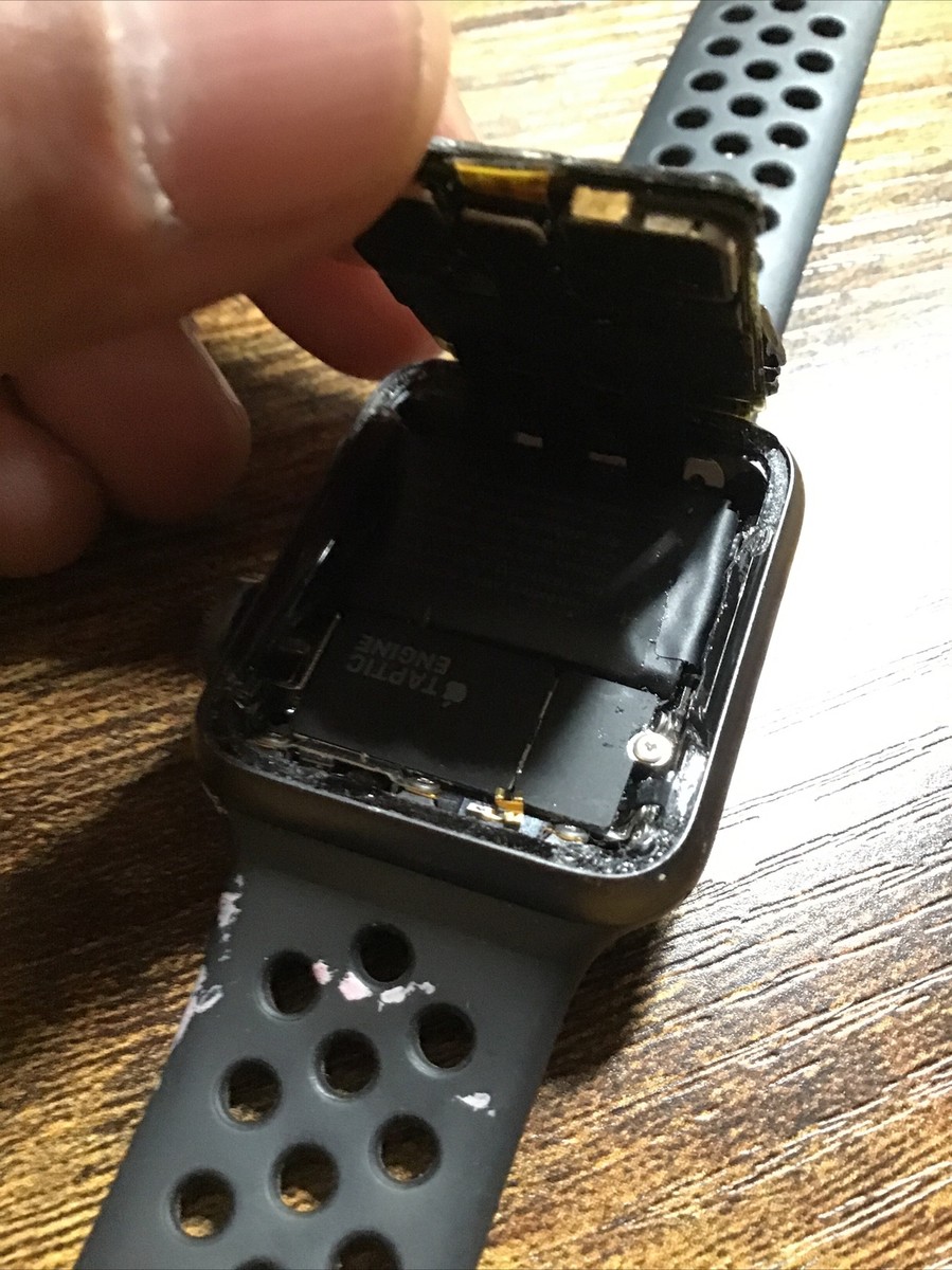 Apple Watch Series 3 Nike 38mm GPS Parts Or Repair Cracked Apple Watch Series 3 Nike 38mm GPS Parts Or Repair Cracked