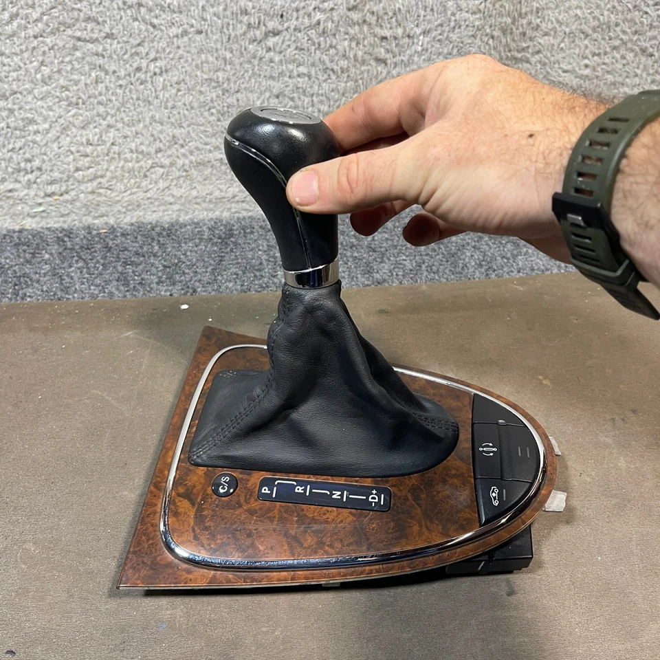 2006-2011 MERCEDES CLS CLASS CONSOLE CENTRAL CÂMBIO BOTA ACABAMENTO EM MADEIRA Keyless Go OE - Imagem 3 de 4