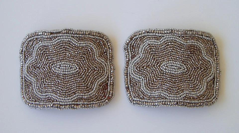 Antiguo Par de Hebillas de Zapatos Semilla Cuentas Espalda de Seda Hechas en Francia 2 3/8" de Ancho Foto 2 de 4