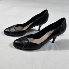 Salvatore Ferragamo Women s 7B Classic Black Pumps