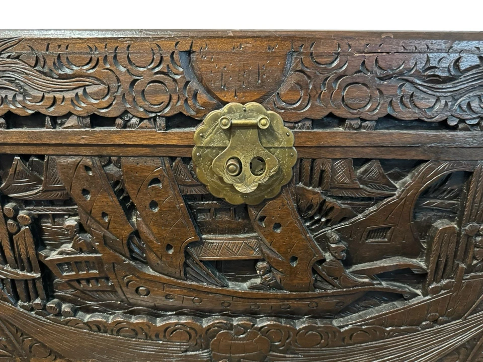 1960s Large Mid Century Modern Chinese Carved Camphor Wooden Chest / Trunk - Image 3 of 4