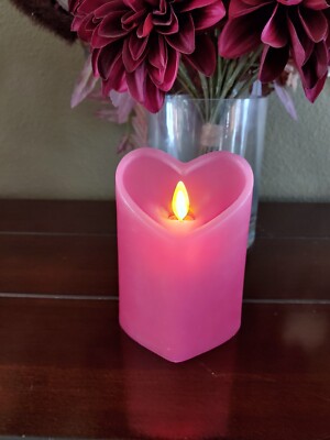 Luminara Flameless Raspberry Heart Candle NIB, with Timer.