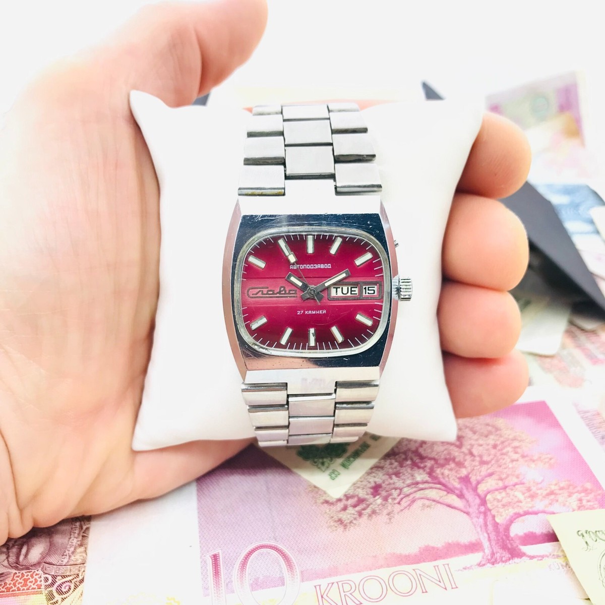 Montre Slava Watch Rare Cherry Dial Slava Tank USSR Soviet Wrist