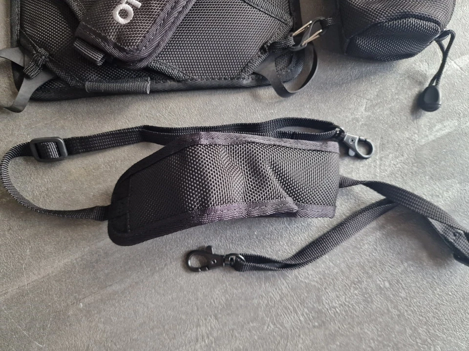 OtterBox Utility Latch II with Accessory Bag for 7-9 inch Tablet, Black, Non-Ret - Image 4 of 4