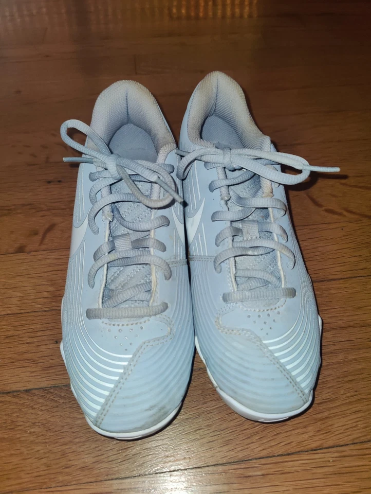 Grey 4y Nike Fast Flex Softball Cleats Youth Girls - Image 2 of 4