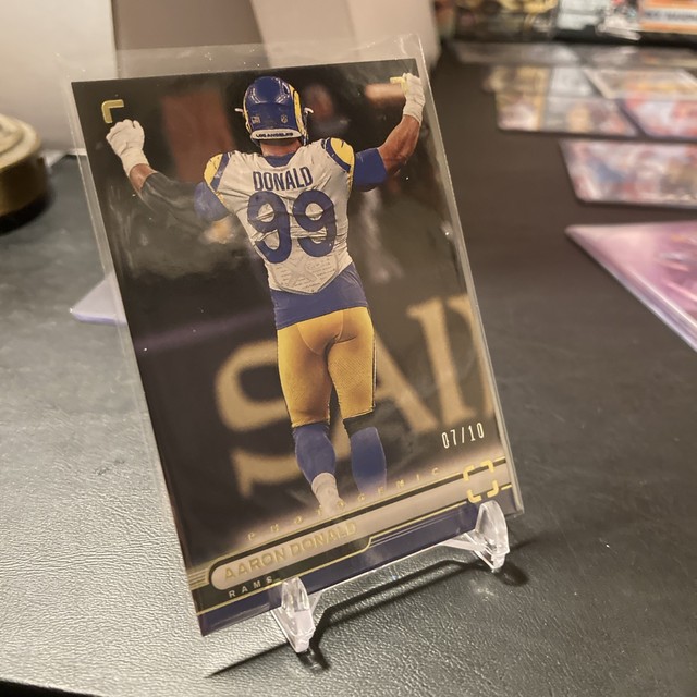 2022 Panini Chronicles Photogenic Aaron Donald Rams Gold 07/10
