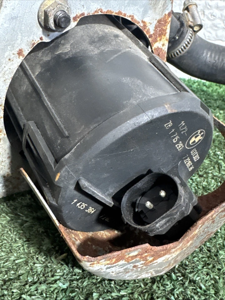 BMW 540I 1997 control de emisiones SMOG bomba de aire secundaria Foto 2 de 4