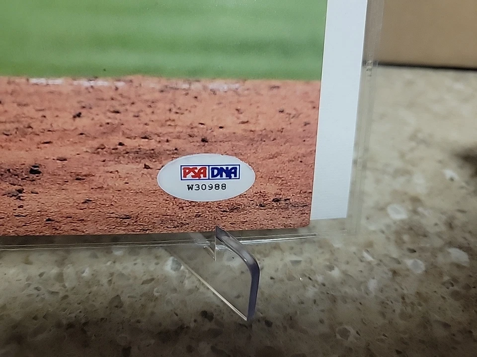 TOM GLAVINE- Signed Autographed Auto 8x10 Photo. Psa Authentic Hof - Image 2 of 3