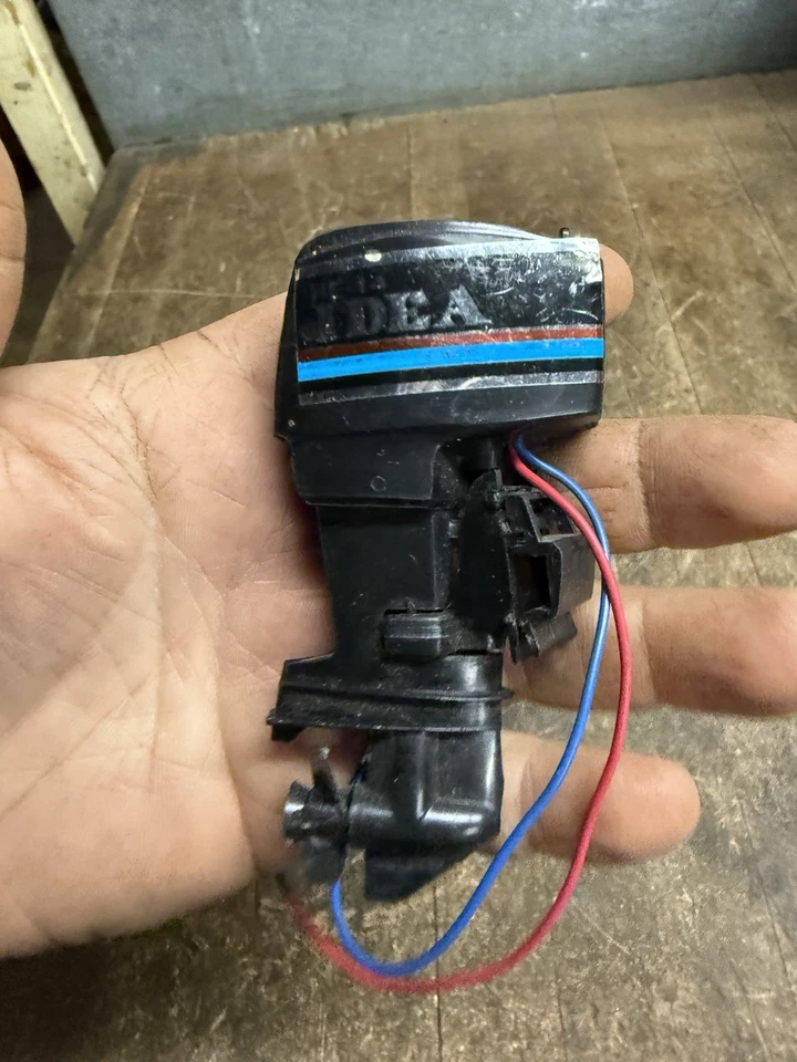 Vintage RE 14 55 Idea R/C Toy Model Scale Boat Electric Battery Outboard Motor - Image 2 of 4