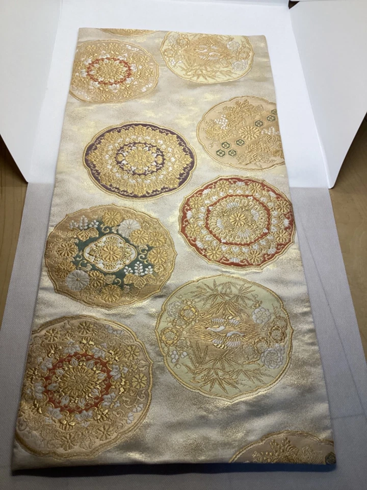 Tapiz hecho de faja única, seda, Nishijin, Kioto, Foto 2 de 4