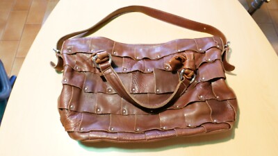 Ledertasche mit Nieten Marke B Makowsky