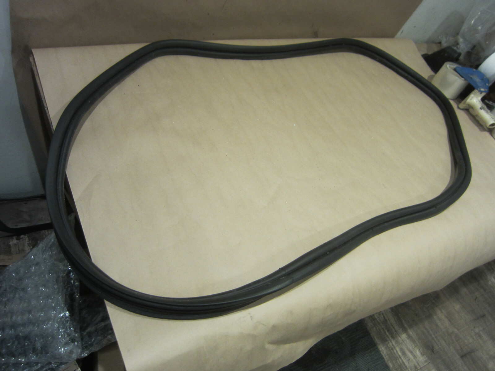 Maserati Quattroporte - Rear Trunk Lid Gasket /Rubber - P/N 66517200