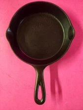 Vintage WAGNER WARE No. 3  Cast Iron SKILLET 1053 E  -  RESTORED