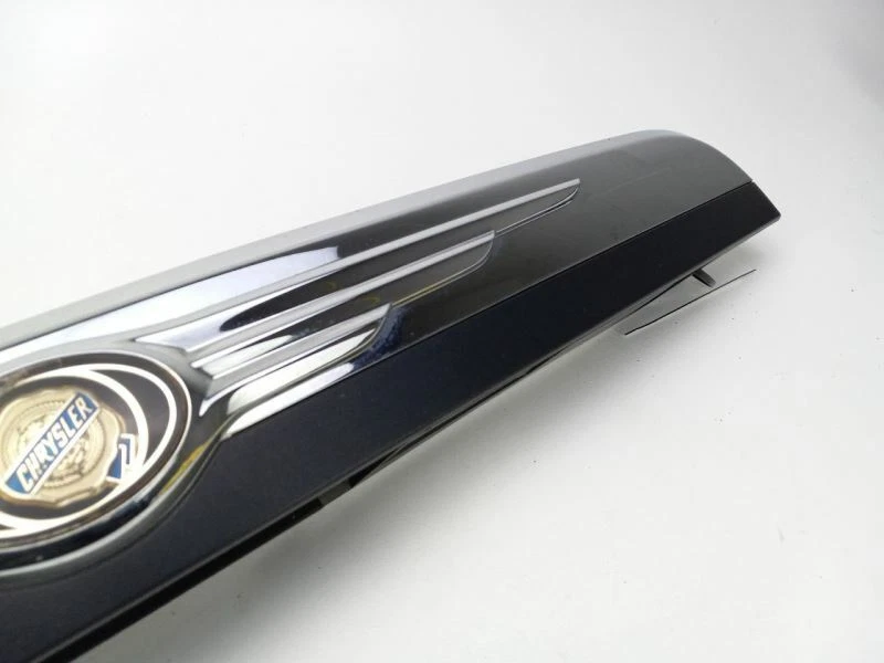 PAINEL DE ACABAMENTO TRASEIRO 2008 CHRYSLER TOWN COUNTRY - Imagem 4 de 4