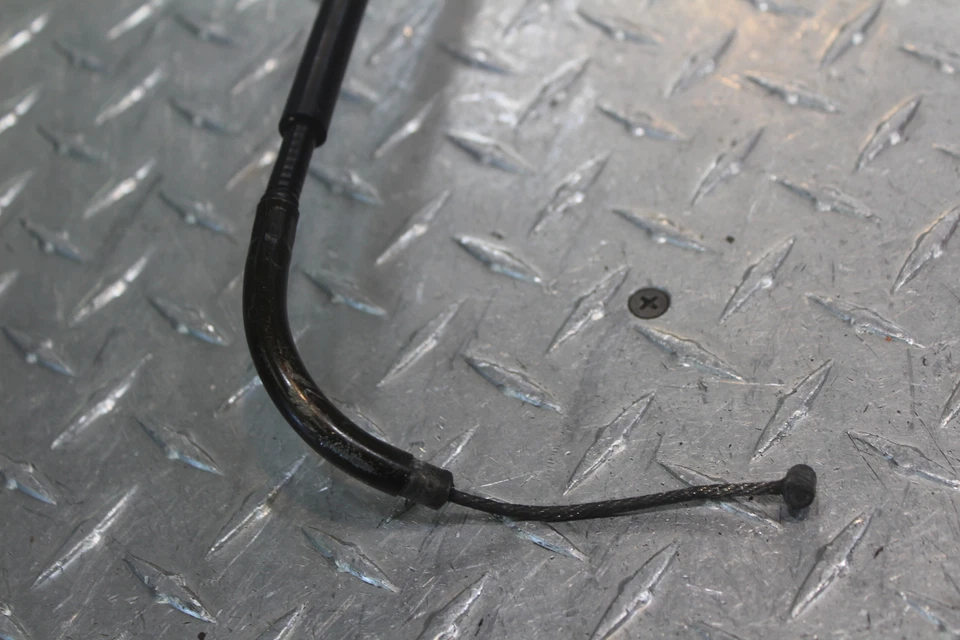 LINHA DE CABOS DE EMBREAGEM 1996 SUZUKI GSXR750W - Imagem 2 de 4