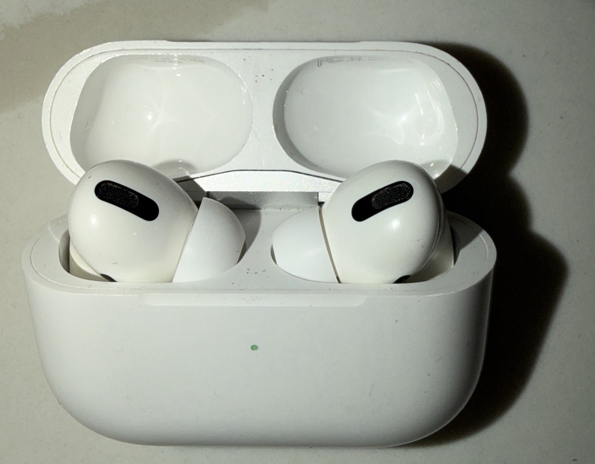 Apple AirPods Pro 1st Gen (A2084) Active Noise Cancellation Used