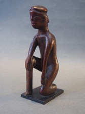 GOOD SMALL OLD CENTRAL SOUTHERN AFRICAN ANGOLA MOUNTED CHOKWE LWENA FIGURE RARE GOOD SMALL OLD CENTRAL SOUTHERN AFRICAN ANGOLA MOUNTED CHOKWE LWENA FIGURE RARE - Image 1